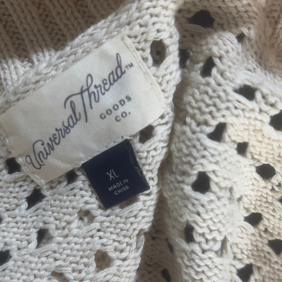 Universal Threads Sweater XL - Picture 5 of 5